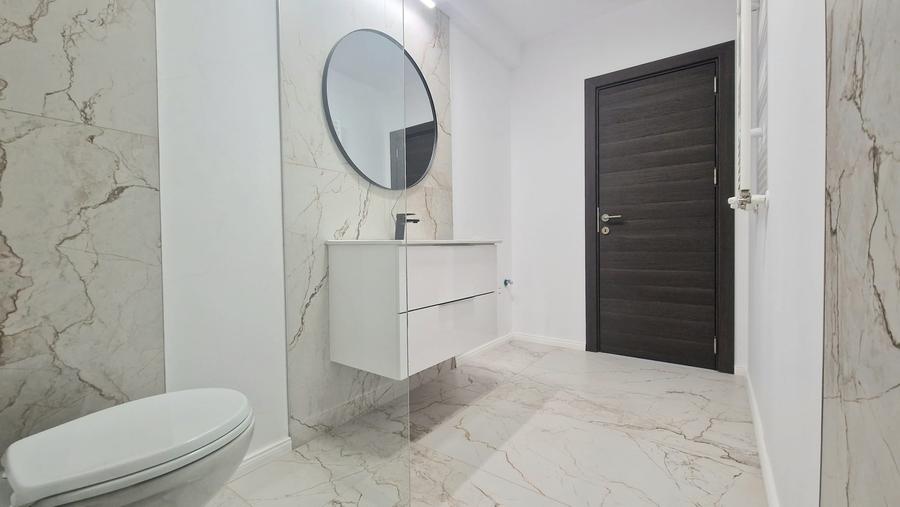 Apartament cu 2 camere semidecomandat în 1 Decembrie