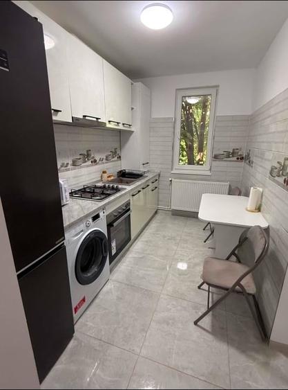 Apartament cu 2 camere decomandat în Micro 17