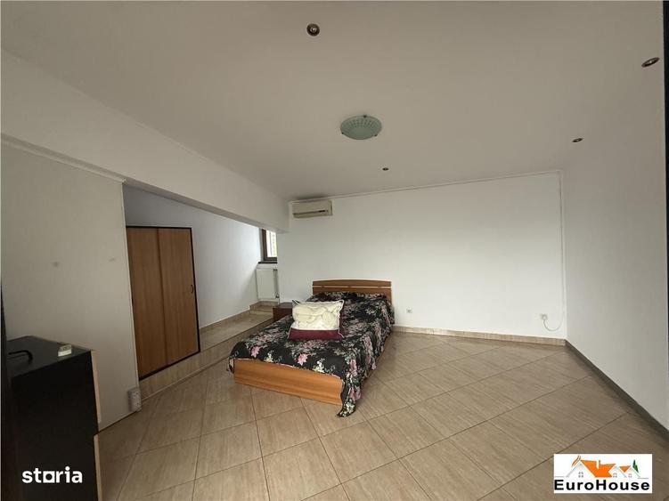 Spațiu comercial, de 470 mp, în Central