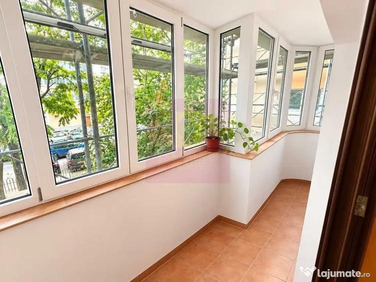 Apartament vanzare 3 camere Decebal - 8