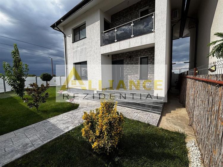 Casă individuală cu 4 camere decomandat cu Canalizare în Berceni