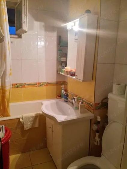 Apartament cu 2 camere semidecomandat în Colentina