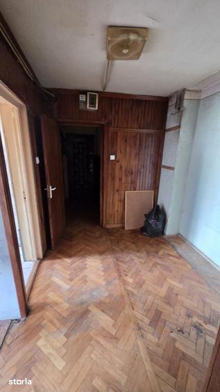 Apartament cu 3 camere în Micro 14