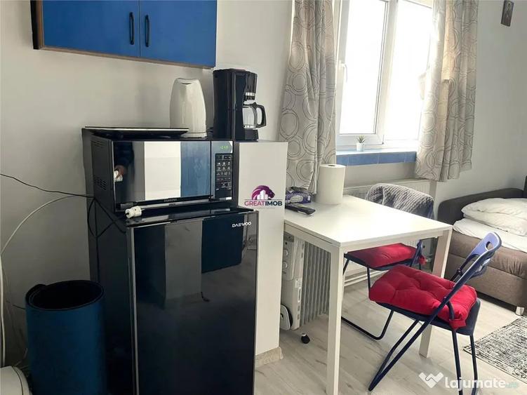 Garsonieră semidecomandată, mobilată în Universitate