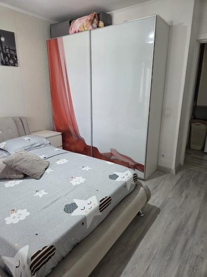 Apartament cu 3 camere decomandat în Progresul