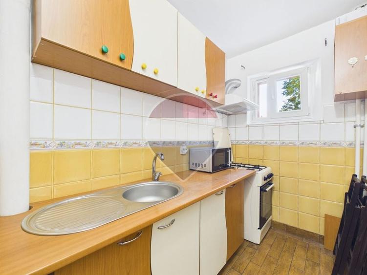 Apartament cu 2 camere semidecomandat, mobilat în Olteniței
