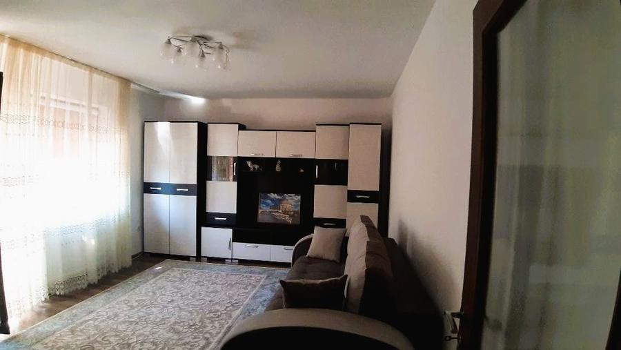 Apartament cu 2 camere decomandat, mobilat în Central