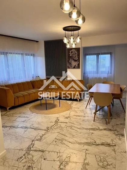 Apartament cu 3 camere semidecomandat, mobilat în Turnișor