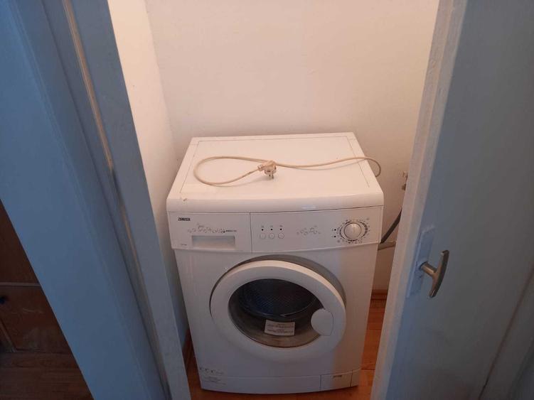 Apartament cu 2 camere decomandat în Torontalului