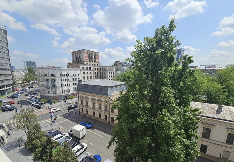 Apartament cu 2 camere decomandat în Calea Victoriei