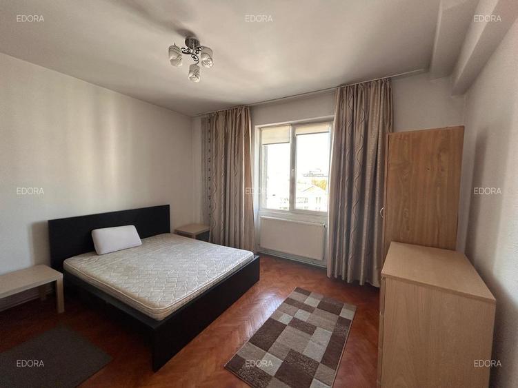 Apartament cu 2 camere decomandat în Universitate