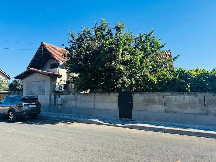 Casă cu 7 camere cu Teren 390 Mp în Șimian