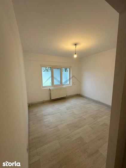 Spațiu comercial, de 70 mp, în Alexandru cel Bun