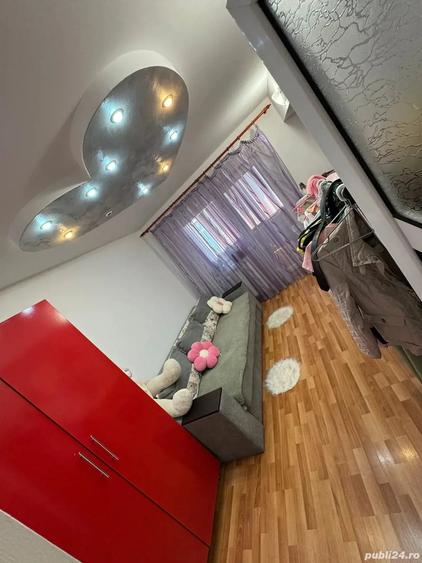 Apartament cu 4 camere decomandat în Central