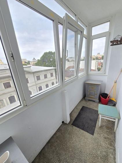 Apartament cu 2 camere semidecomandat în Cantemir