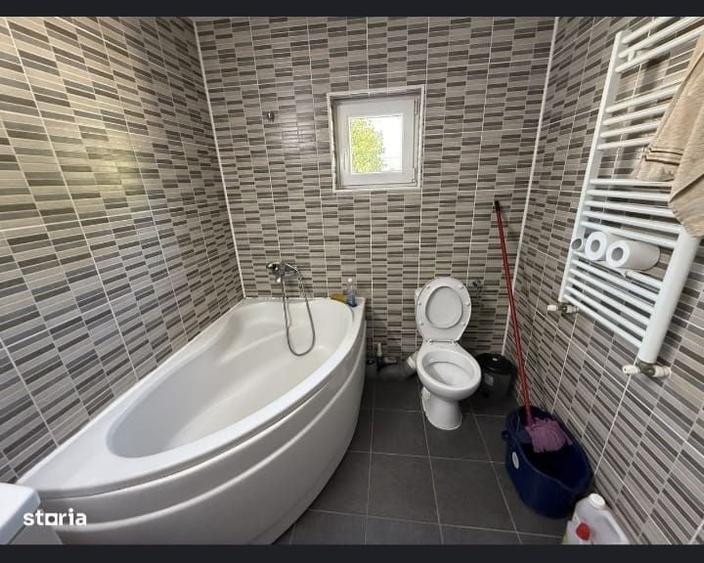Casă cu 2 camere cu Teren 615 Mp în 1 Decembrie