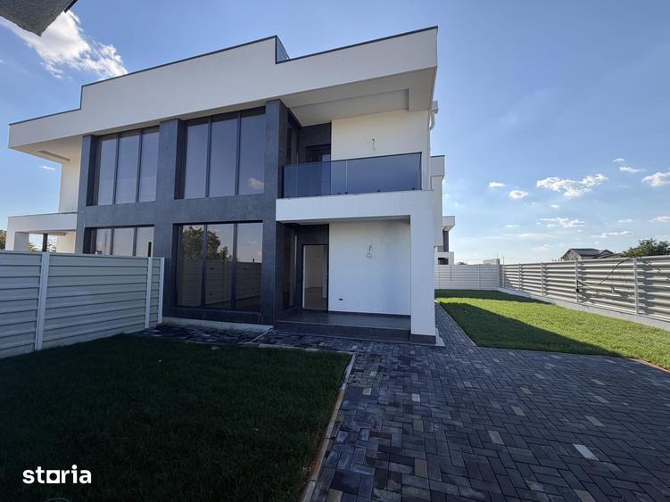 Casă cu 4 camere cu Teren 350 Mp în 1 Decembrie