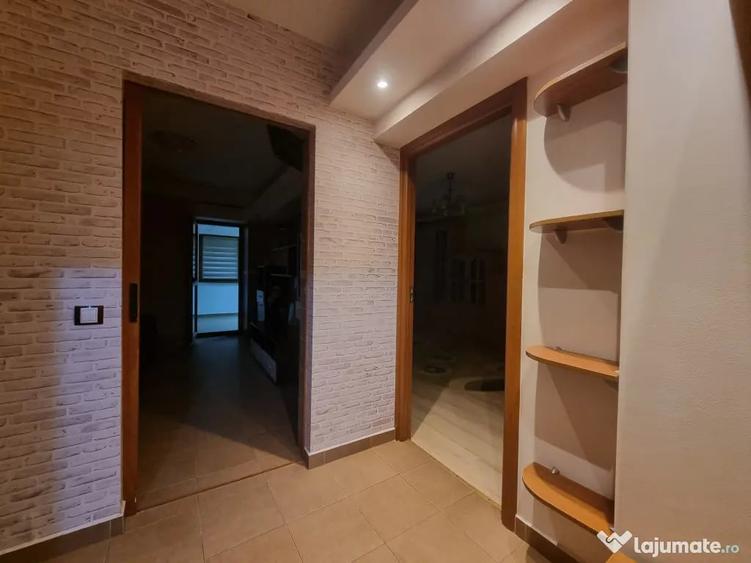 Apartament cu 3 camere decomandat în Ștefan cel Mare