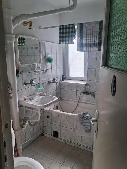 Apartament cu 3 camere decomandat în Ultracentral