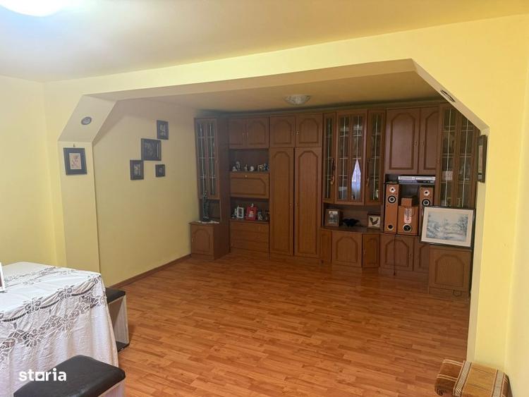 Casă cu 4 camere în Vârvor