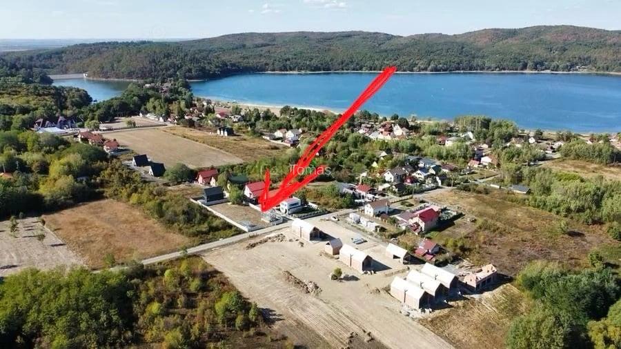 Teren 1.100 mp Lacul Surduc | Utilita?i + Structura Cabana