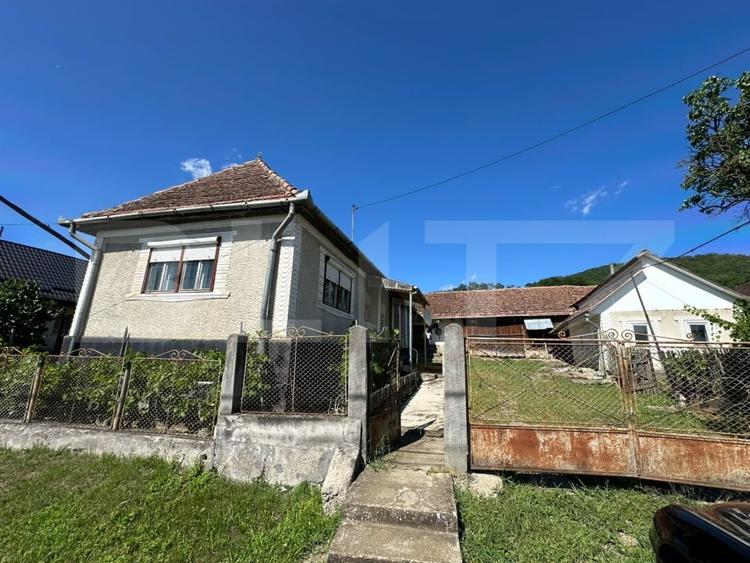 Casă individuală cu 4 camere cu Teren 5049 Mp în Galații Bistriței