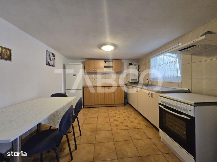Apartament cu 2 camere decomandat în Lupeni