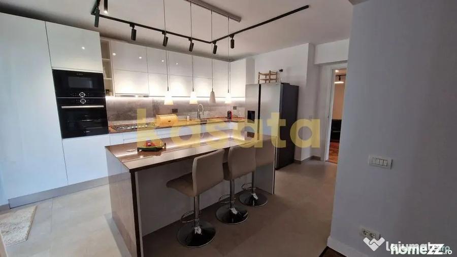 Apartament cu 4 camere semidecomandat în Sisești