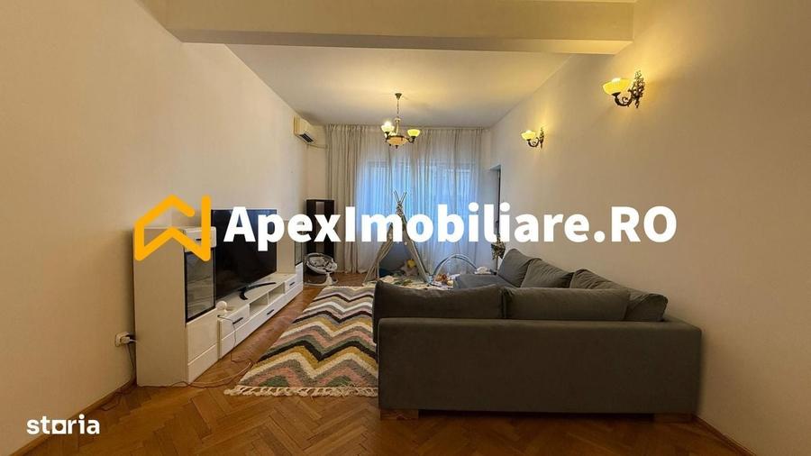 Apartament cu 3 camere semidecomandat în Universitate