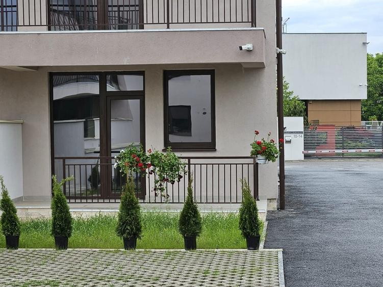Apartament cu 3 camere decomandat, mobilat în Dămăroaia