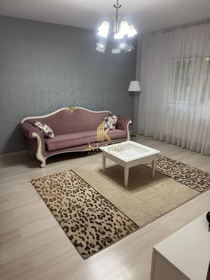 Apartament cu 3 camere decomandat, mobilat în Panduri