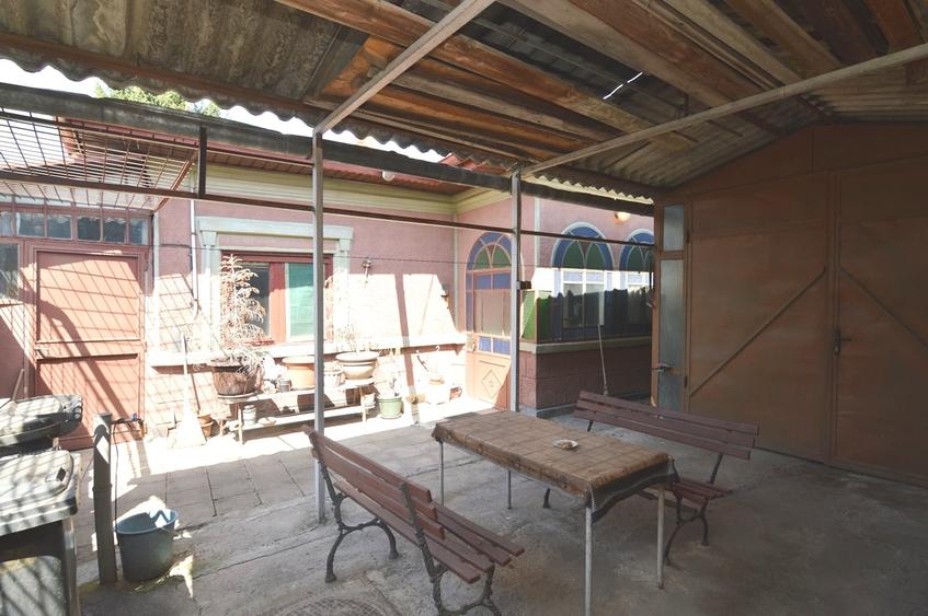 Casă individuală cu 5 camere cu Canalizare în Ferentari