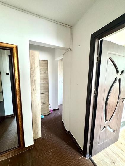 Garsonieră decomandată în Est