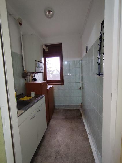 Apartament cu 3 camere semidecomandat în Dunărea