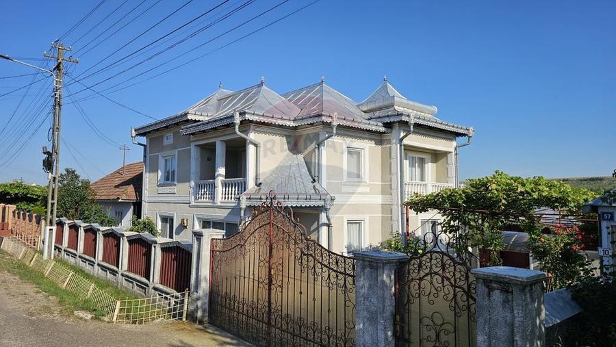 Casă cu 5 camere cu Teren 2078 Mp în Bogata
