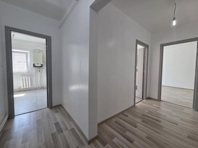 Apartament cu 2 camere decomandat în Mircea cel Bătrân