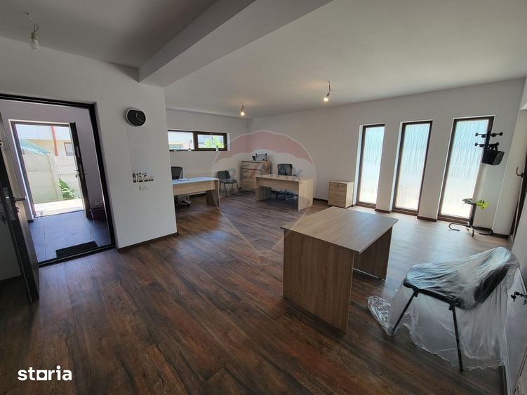 Spațiu comercial, de 116 mp, în Odăi