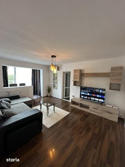 Apartament cu 3 camere semidecomandat în Girocului