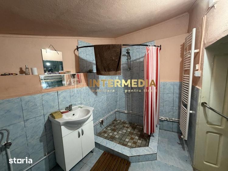 Casă cu 3 camere cu Teren 1375 Mp în Cricău