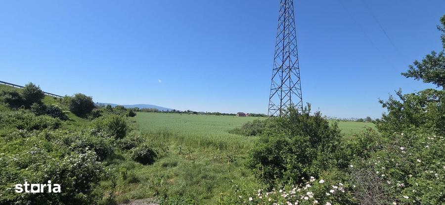 Teren de 5255 mp, în Central