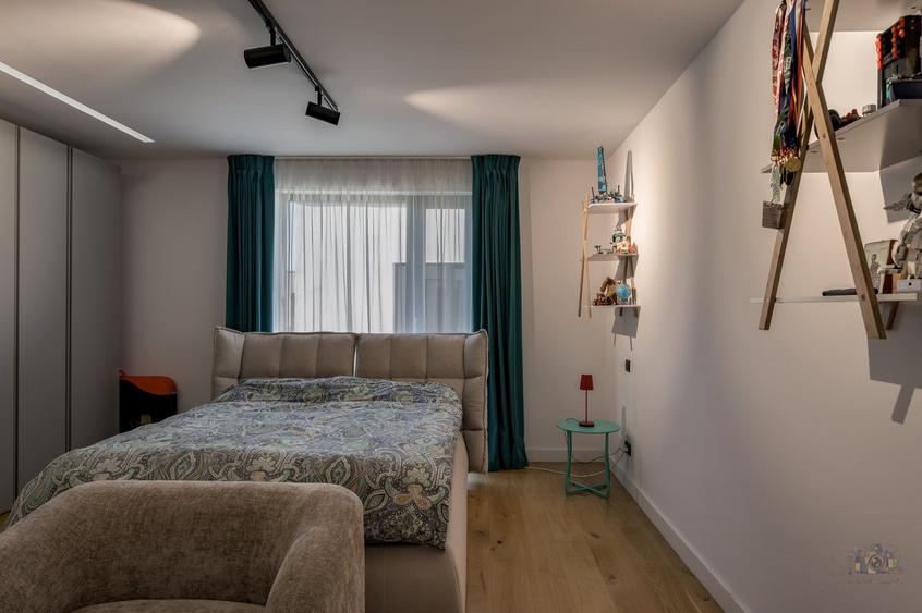 Casă individuală cu 6 camere cu Piscina în Voluntari