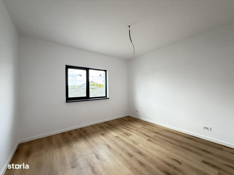 Casă cu 4 camere cu Teren 350 Mp în Clinceni