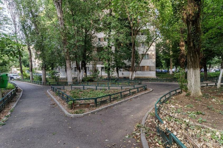 Apartament cu 3 camere semidecomandat în Drumul Taberei