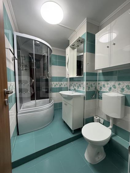 Apartament cu 3 camere decomandat în Micro 16