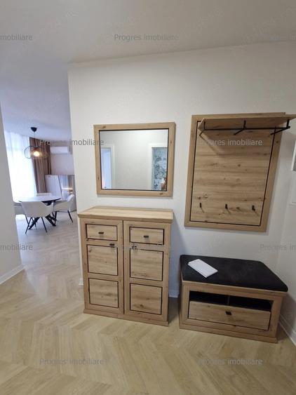 Apartament cu 3 camere semidecomandat în Aradului