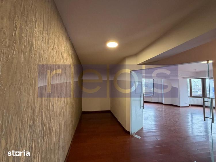 Apartament cu 3 camere în Vitan