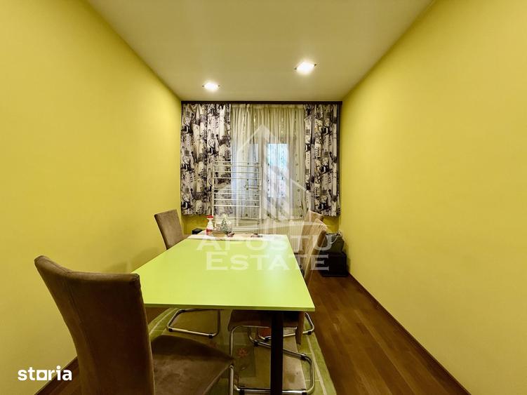 Apartament cu 3 camere decomandat în Lunei