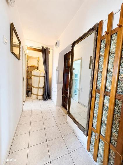 Garsonieră decomandată în Lunei
