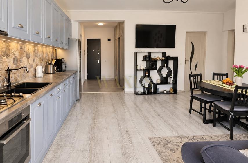 Apartament cu 3 camere semidecomandat, mobilat în Florești