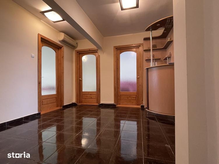 Apartament cu 4 camere în Central